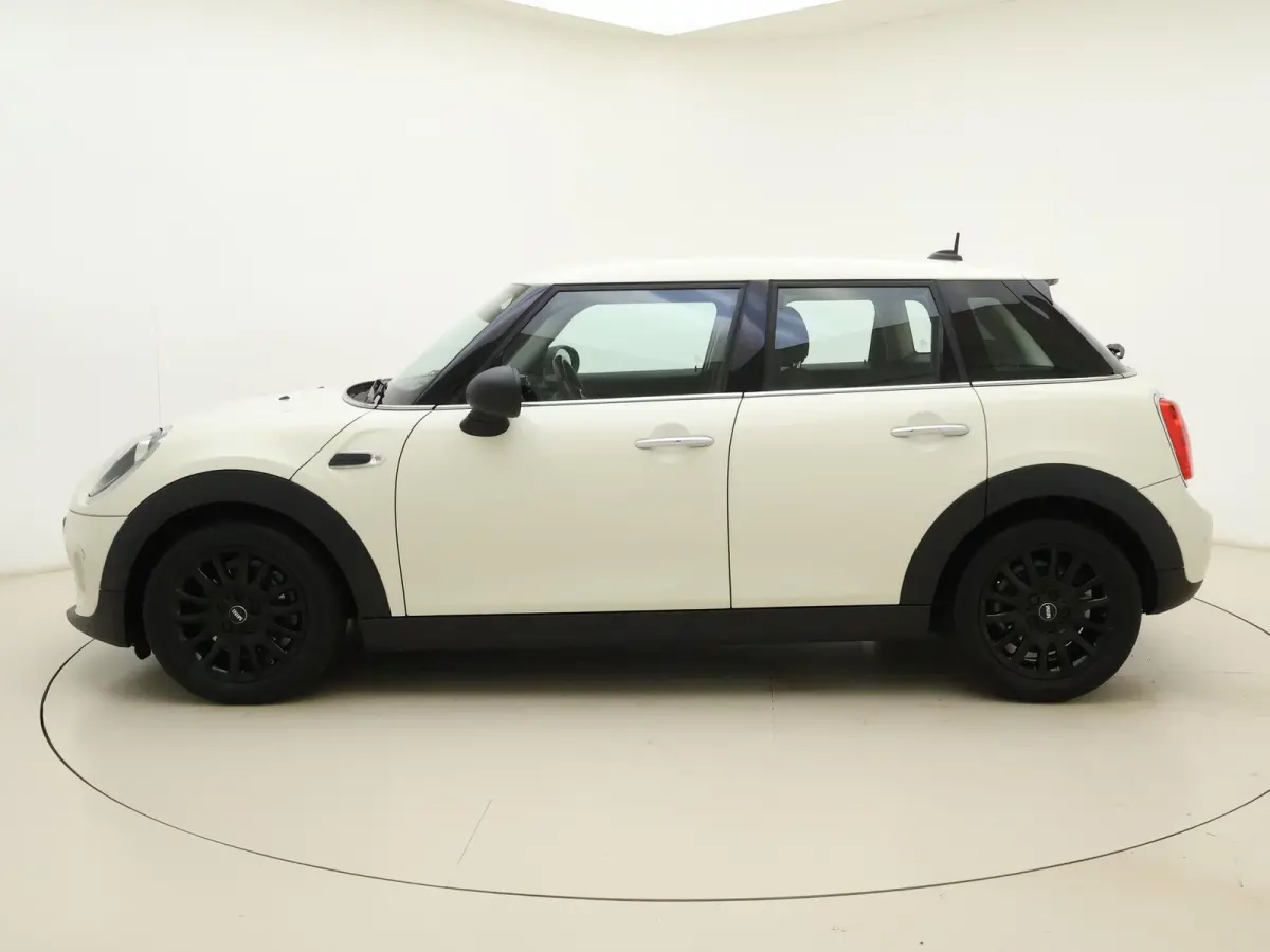 1.5 One Business Edition | Airco | Lichtmetalen Velgen | Parkeersensoren | Keyless |