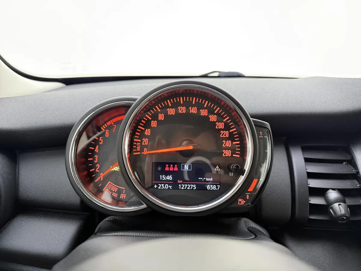 1.5 One Business Edition | Airco | Lichtmetalen Velgen | Parkeersensoren | Keyless |