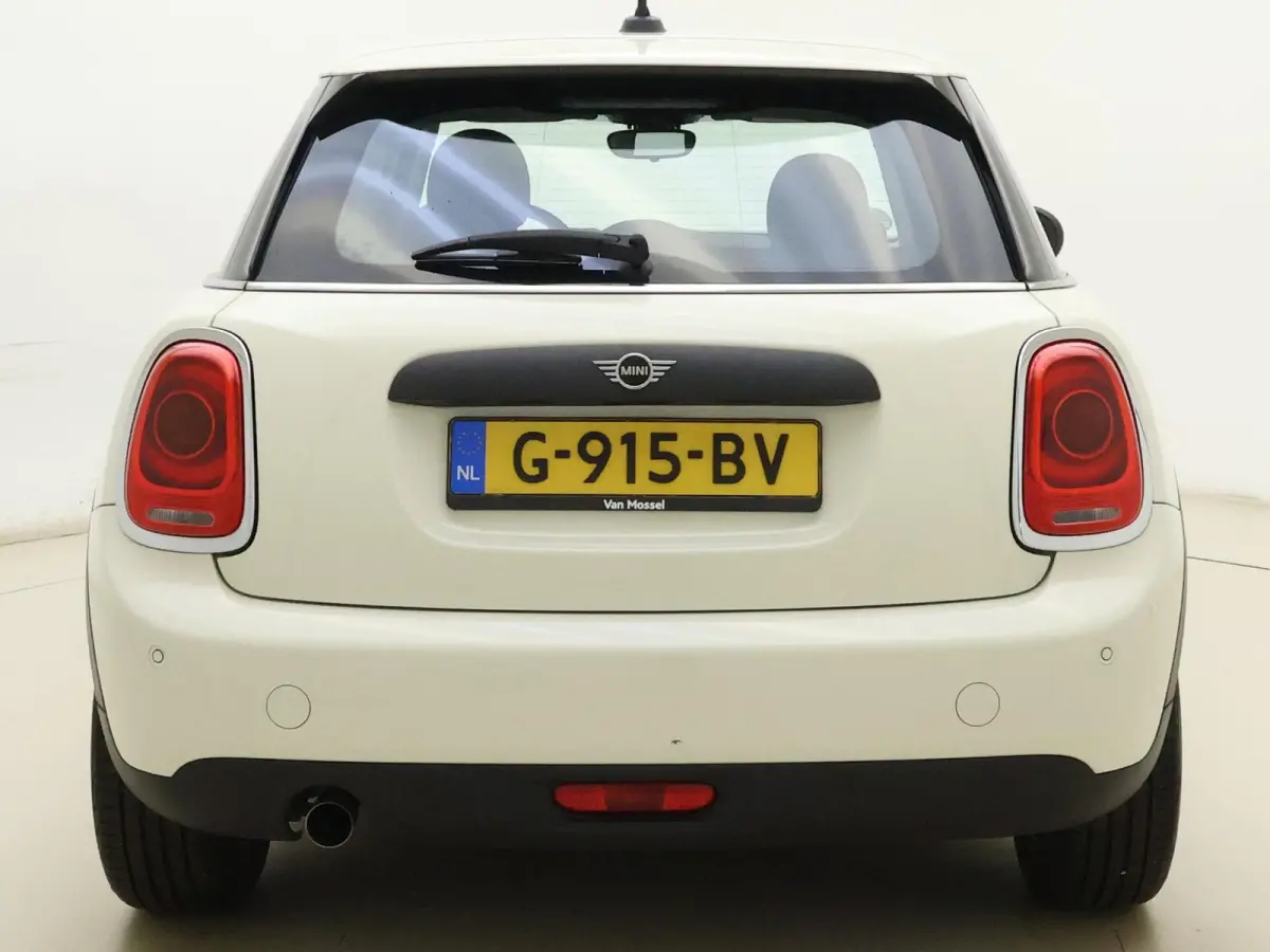 1.5 One Business Edition | Airco | Lichtmetalen Velgen | Parkeersensoren | Keyless |