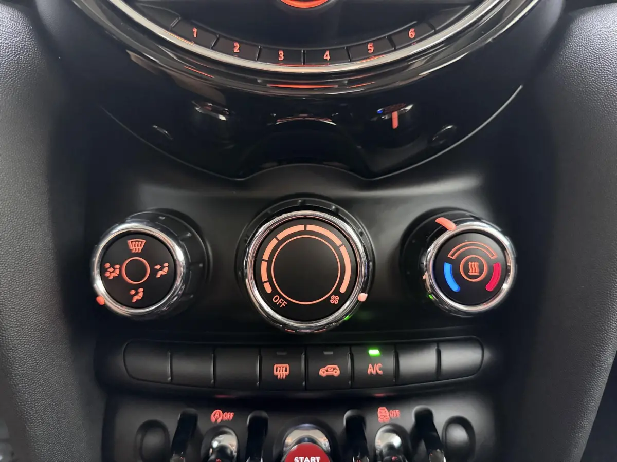 1.5 One Business Edition | Airco | Lichtmetalen Velgen | Parkeersensoren | Keyless |