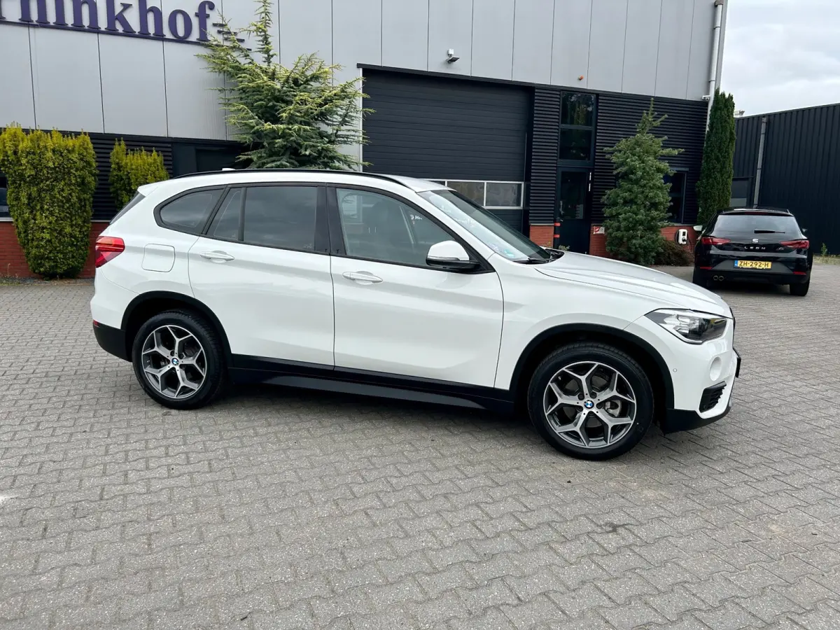 SDrive18i Sport-line, trekhaak, stoelverwarming