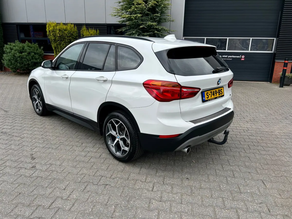 SDrive18i Sport-line, trekhaak, stoelverwarming
