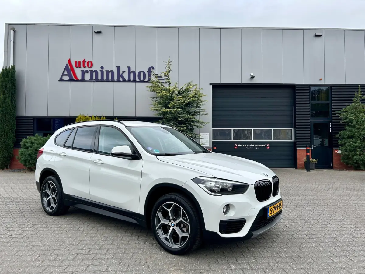 SDrive18i Sport-line, trekhaak, stoelverwarming