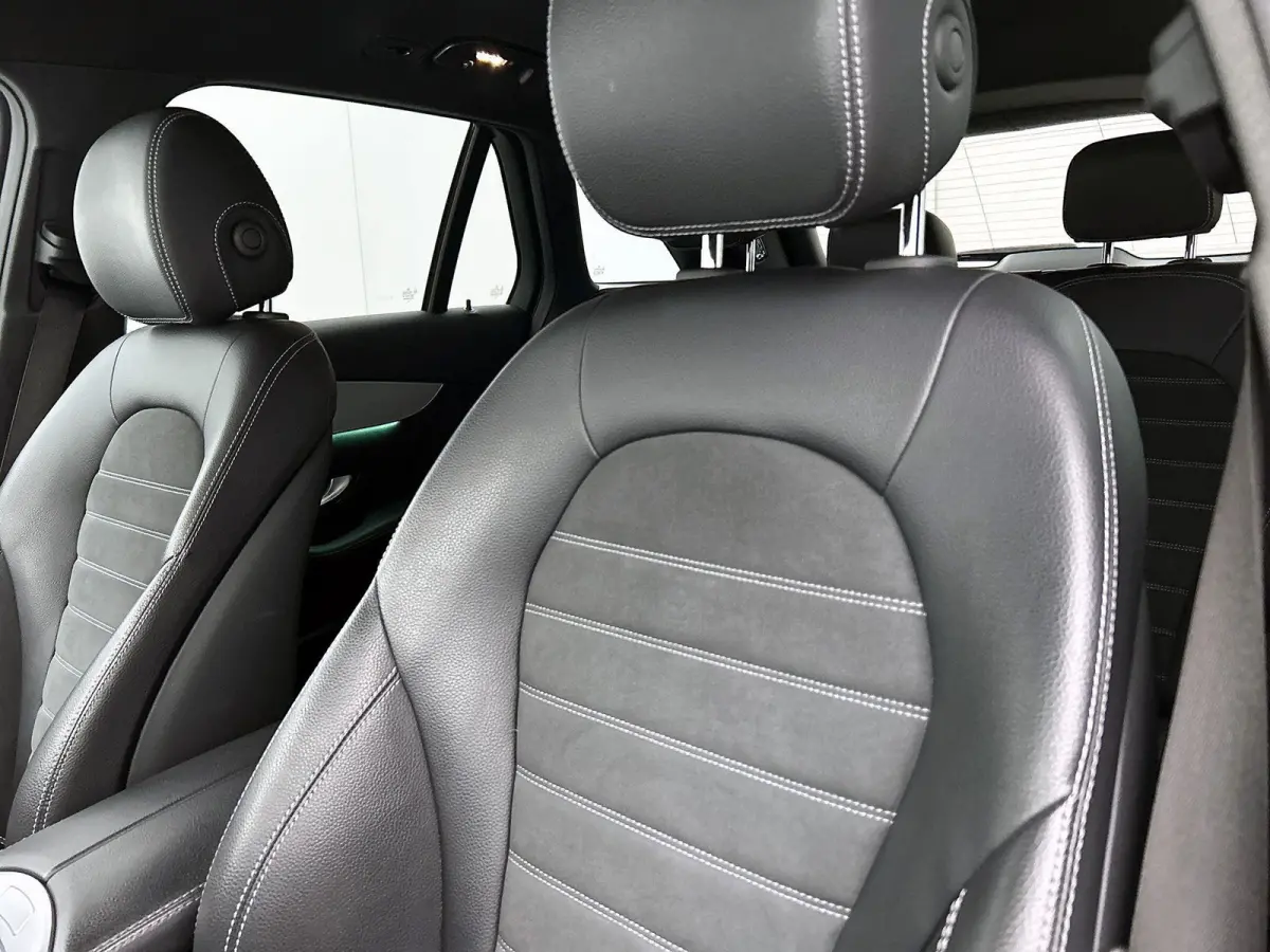 4MATIC AMG Line | 360 CAMERA | HEAD-UP | SFEERVERLICHTING | APPLE CARPLAY / ANDROID AUTO | NAVIGATIE | STOELVERWARMING |
