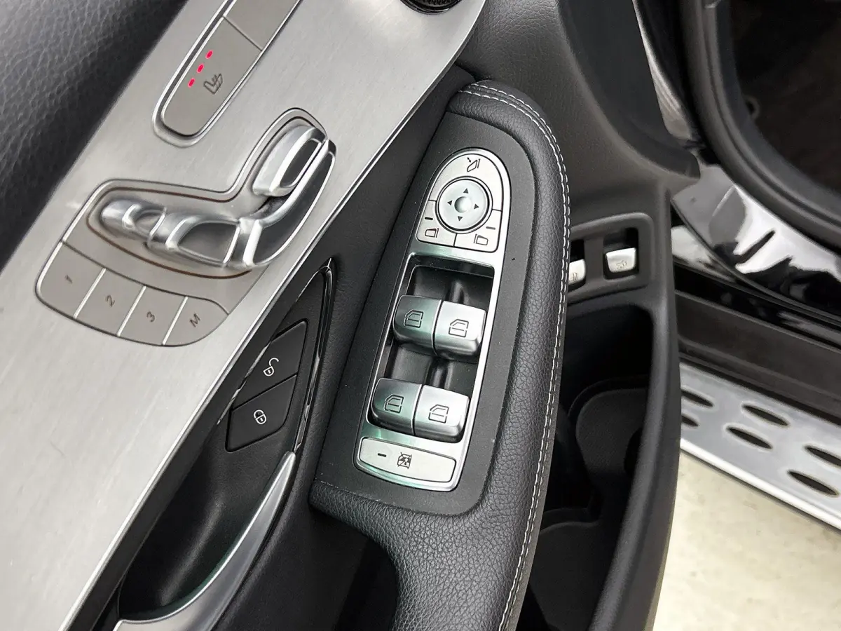 4MATIC AMG Line | 360 CAMERA | HEAD-UP | SFEERVERLICHTING | APPLE CARPLAY / ANDROID AUTO | NAVIGATIE | STOELVERWARMING |