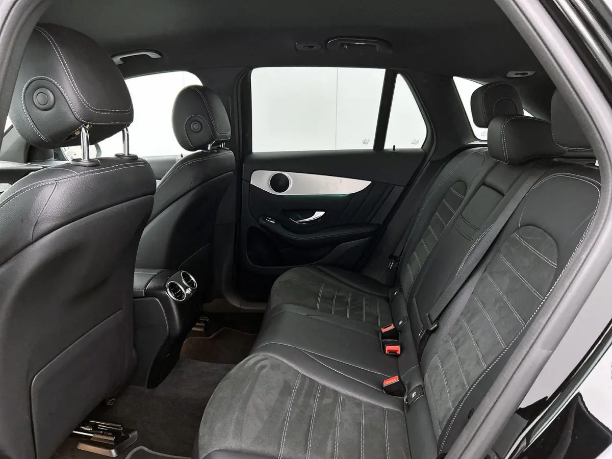 4MATIC AMG Line | 360 CAMERA | HEAD-UP | SFEERVERLICHTING | APPLE CARPLAY / ANDROID AUTO | NAVIGATIE | STOELVERWARMING |