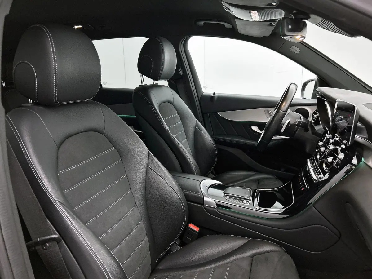 4MATIC AMG Line | 360 CAMERA | HEAD-UP | SFEERVERLICHTING | APPLE CARPLAY / ANDROID AUTO | NAVIGATIE | STOELVERWARMING |