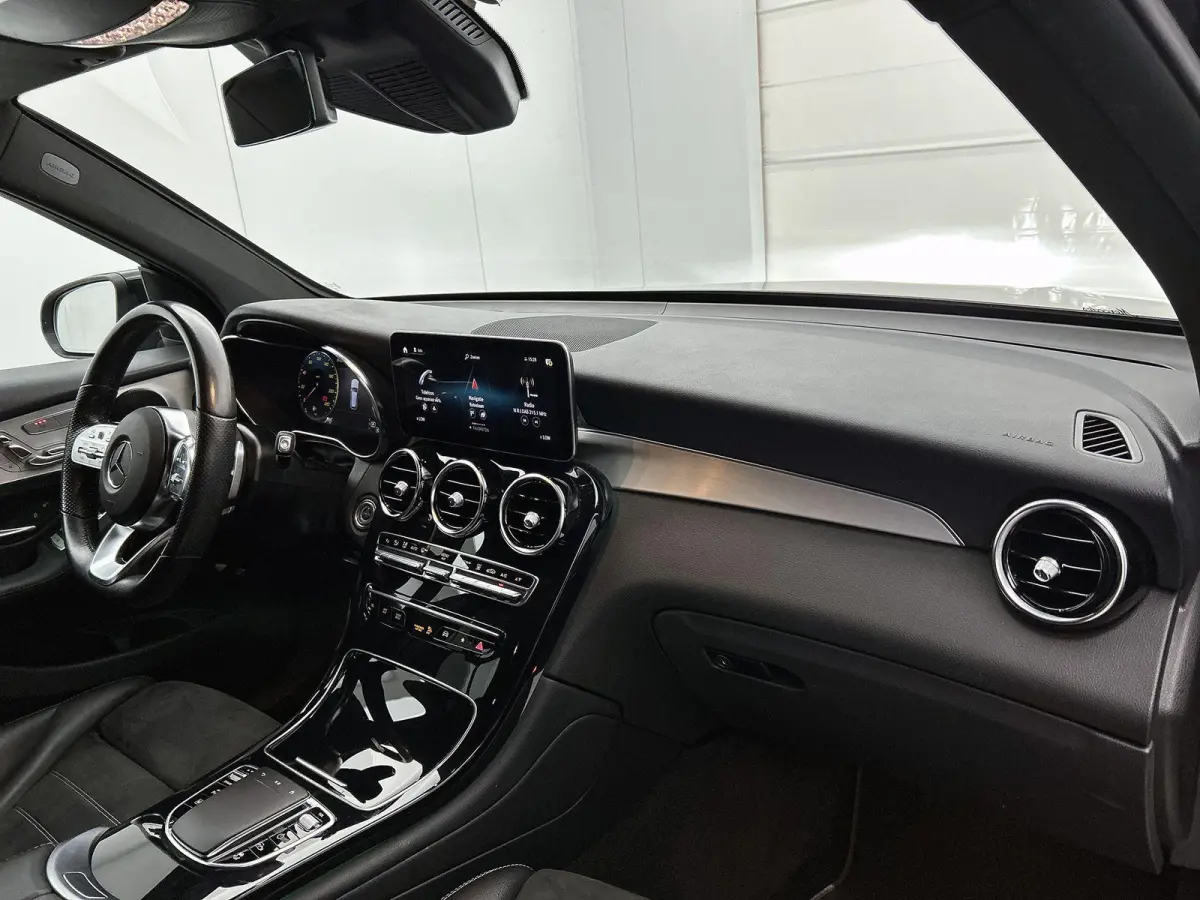 4MATIC AMG Line | 360 CAMERA | HEAD-UP | SFEERVERLICHTING | APPLE CARPLAY / ANDROID AUTO | NAVIGATIE | STOELVERWARMING |