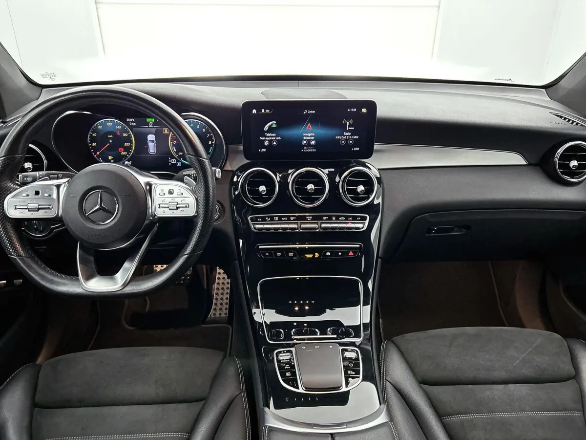 4MATIC AMG Line | 360 CAMERA | HEAD-UP | SFEERVERLICHTING | APPLE CARPLAY / ANDROID AUTO | NAVIGATIE | STOELVERWARMING |