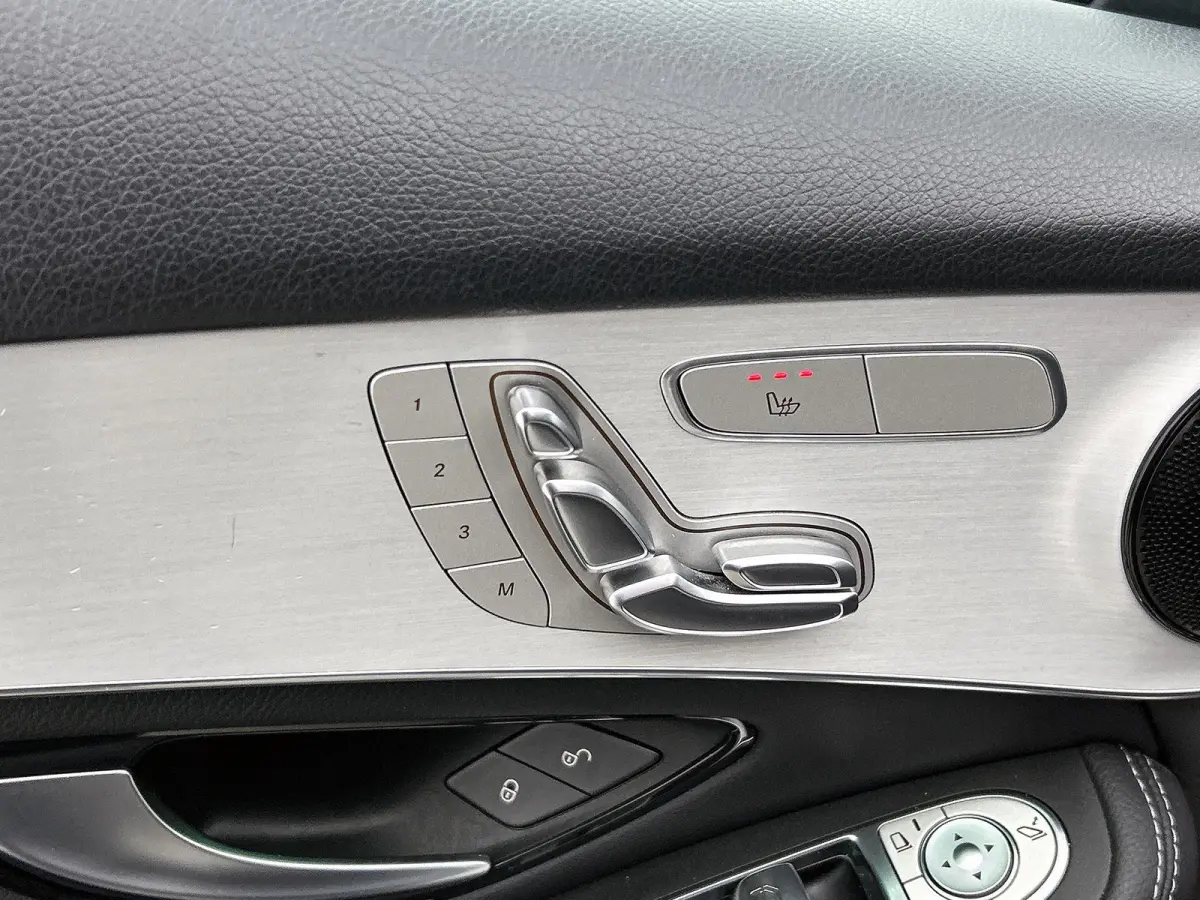 4MATIC AMG Line | 360 CAMERA | HEAD-UP | SFEERVERLICHTING | APPLE CARPLAY / ANDROID AUTO | NAVIGATIE | STOELVERWARMING |