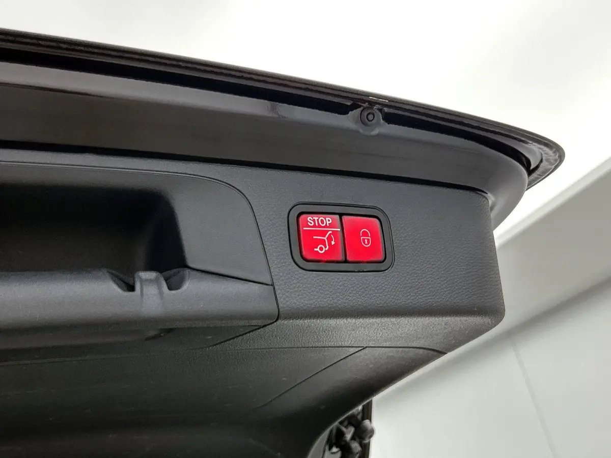4MATIC AMG Line | 360 CAMERA | HEAD-UP | SFEERVERLICHTING | APPLE CARPLAY / ANDROID AUTO | NAVIGATIE | STOELVERWARMING |