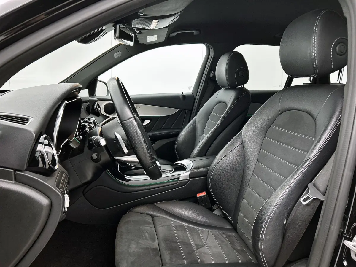 4MATIC AMG Line | 360 CAMERA | HEAD-UP | SFEERVERLICHTING | APPLE CARPLAY / ANDROID AUTO | NAVIGATIE | STOELVERWARMING |