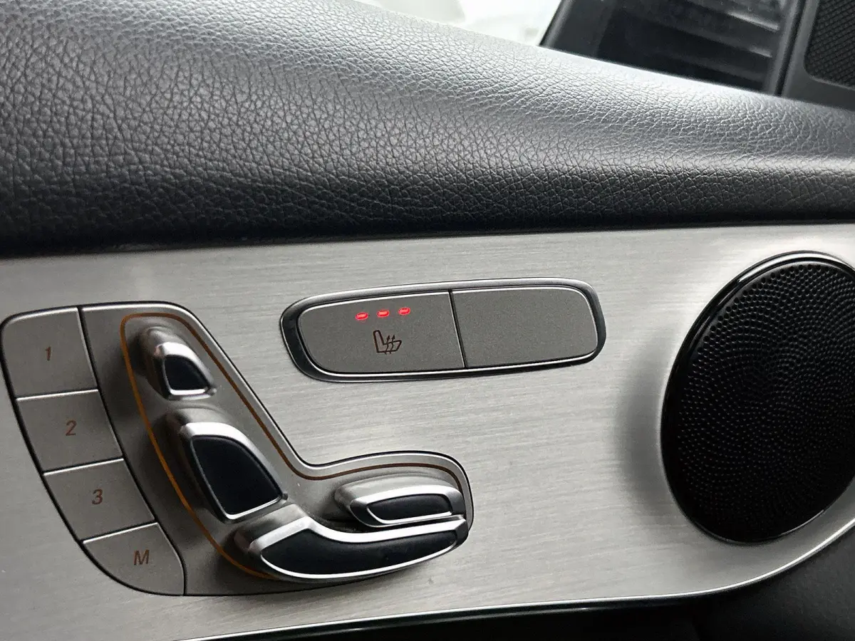 4MATIC AMG Line | 360 CAMERA | HEAD-UP | SFEERVERLICHTING | APPLE CARPLAY / ANDROID AUTO | NAVIGATIE | STOELVERWARMING |