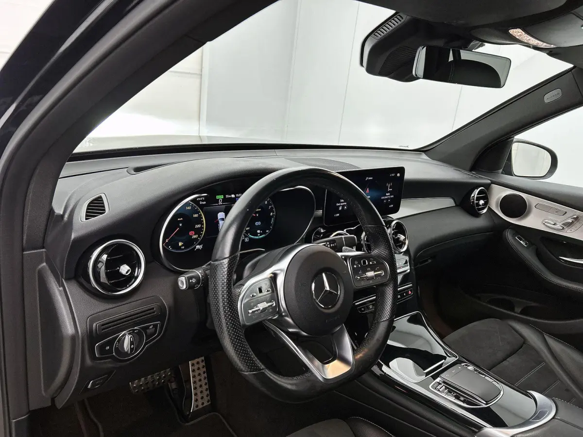 4MATIC AMG Line | 360 CAMERA | HEAD-UP | SFEERVERLICHTING | APPLE CARPLAY / ANDROID AUTO | NAVIGATIE | STOELVERWARMING |