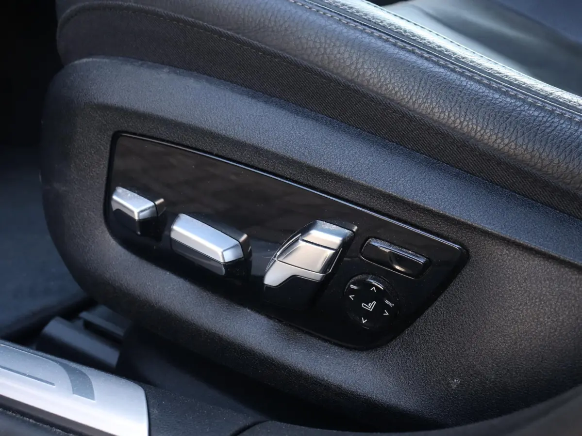 Sedan 745e High Executive | M Sportpakket | Head-Up | Driving Assistant Prof. | Harman Kardon | Soft Close | Stoelventilatie | Parking Assistant Plus | SOH 96% | 20'' LMV