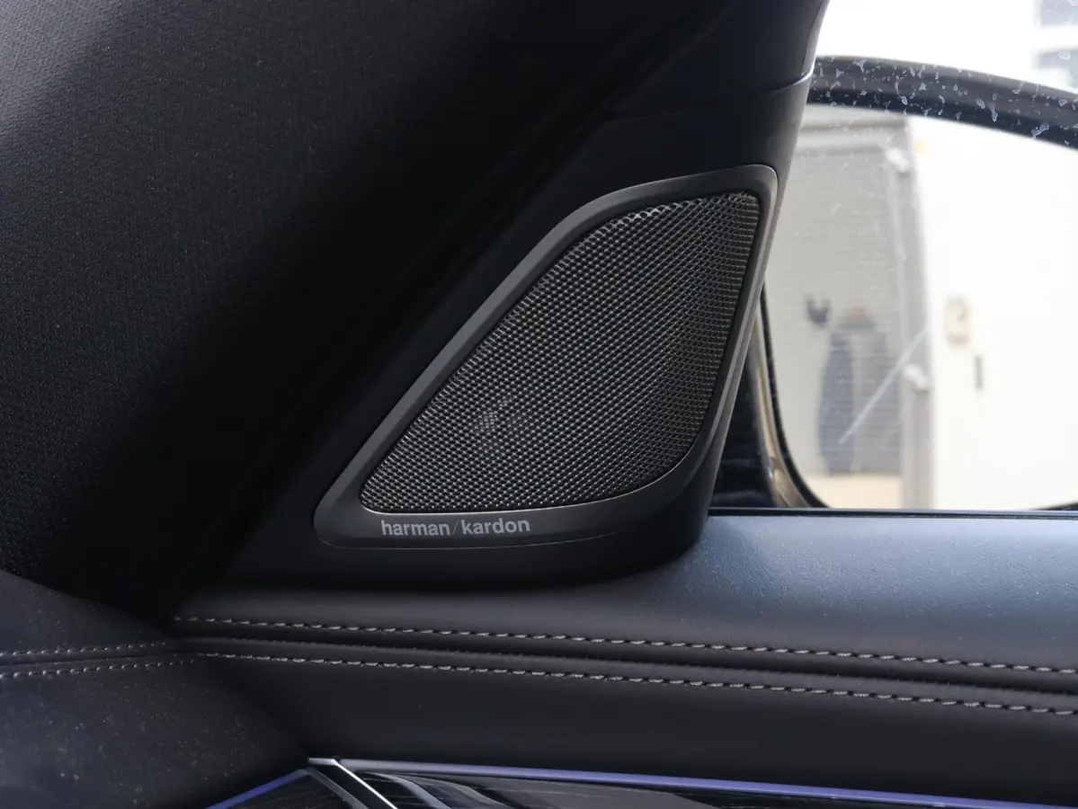 Sedan 745e High Executive | M Sportpakket | Head-Up | Driving Assistant Prof. | Harman Kardon | Soft Close | Stoelventilatie | Parking Assistant Plus | SOH 96% | 20'' LMV