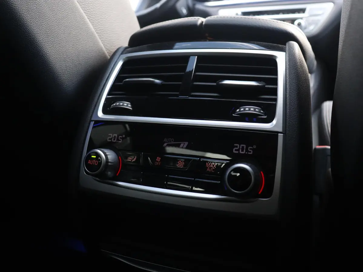 Sedan 745e High Executive | M Sportpakket | Head-Up | Driving Assistant Prof. | Harman Kardon | Soft Close | Stoelventilatie | Parking Assistant Plus | SOH 96% | 20'' LMV