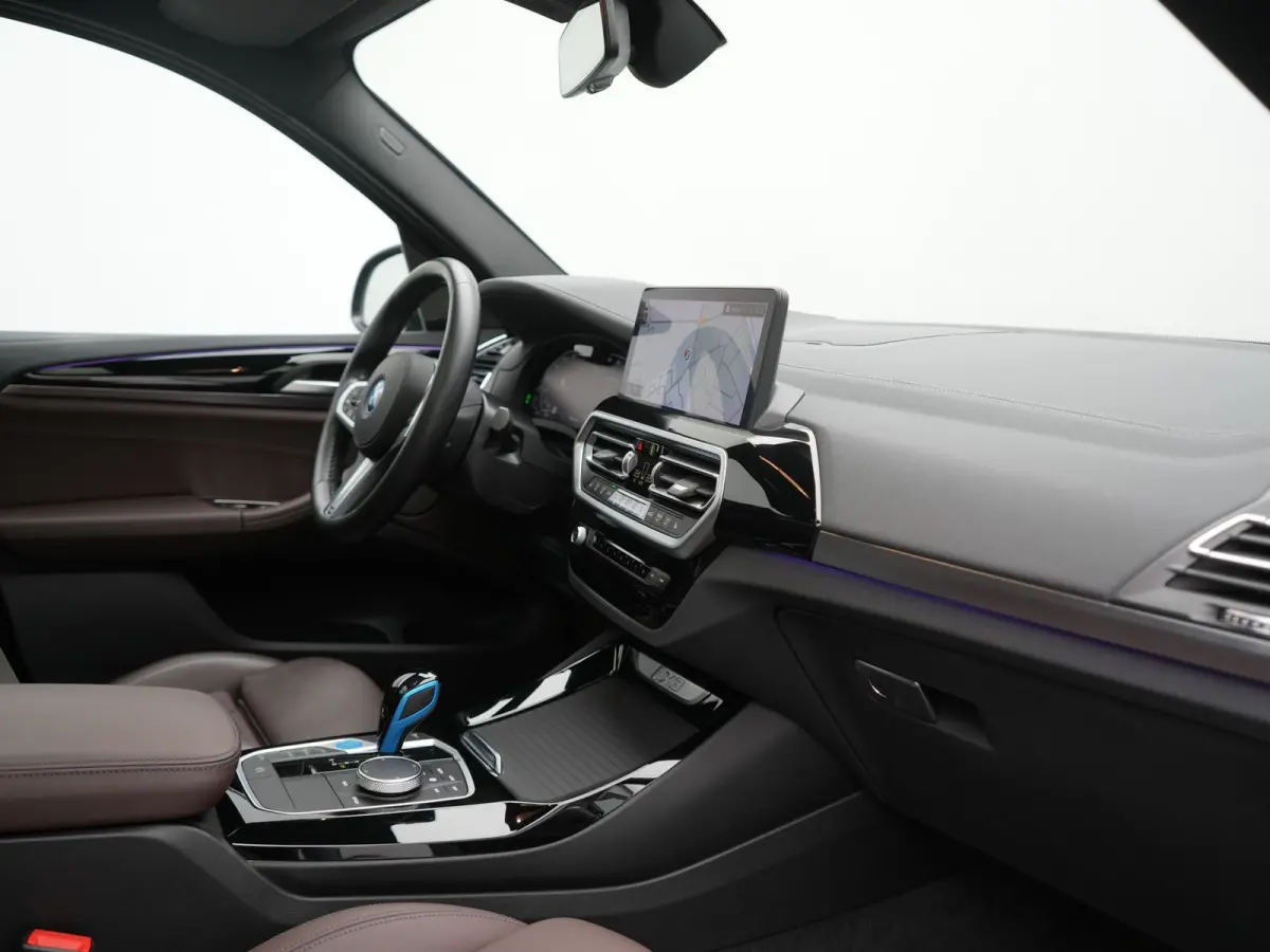 M Sport High Executive 80 kWh 286pk Dealer O.H. SOH 95% | Trekhaak Af Fabriek | Panodak | Head Up | 360 Camera | Harman / Kardon | Lederen Sportstoelen Memory & Verwarmd | Keyless | Blis | S