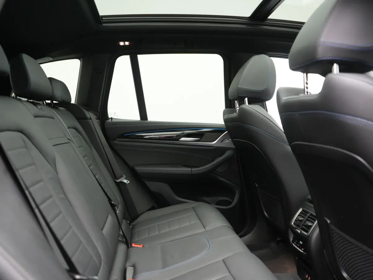 M Sport High Executive 80 kWh 286pk SOH 95.2% Dealer O.H. | Panodak | Adaptive Cruise | Head Up | 360 Camera | Harman / Kardon | Lederen Sportstoelen Memory & Verwarmd | Keyless | Blis | Stu