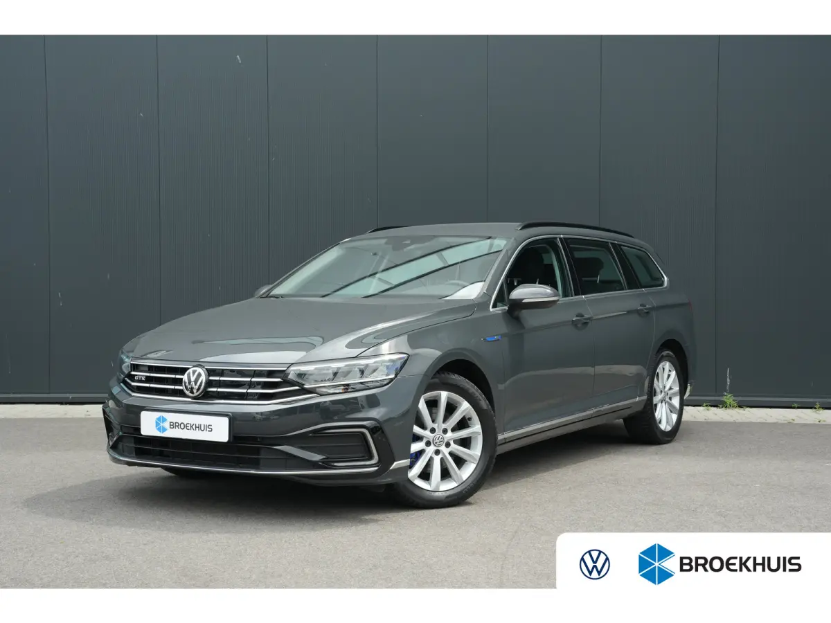 1.4 TSI PHEV GTE Business | Parkeersensoren V+A | Winter Pakket | Camera | Navi |