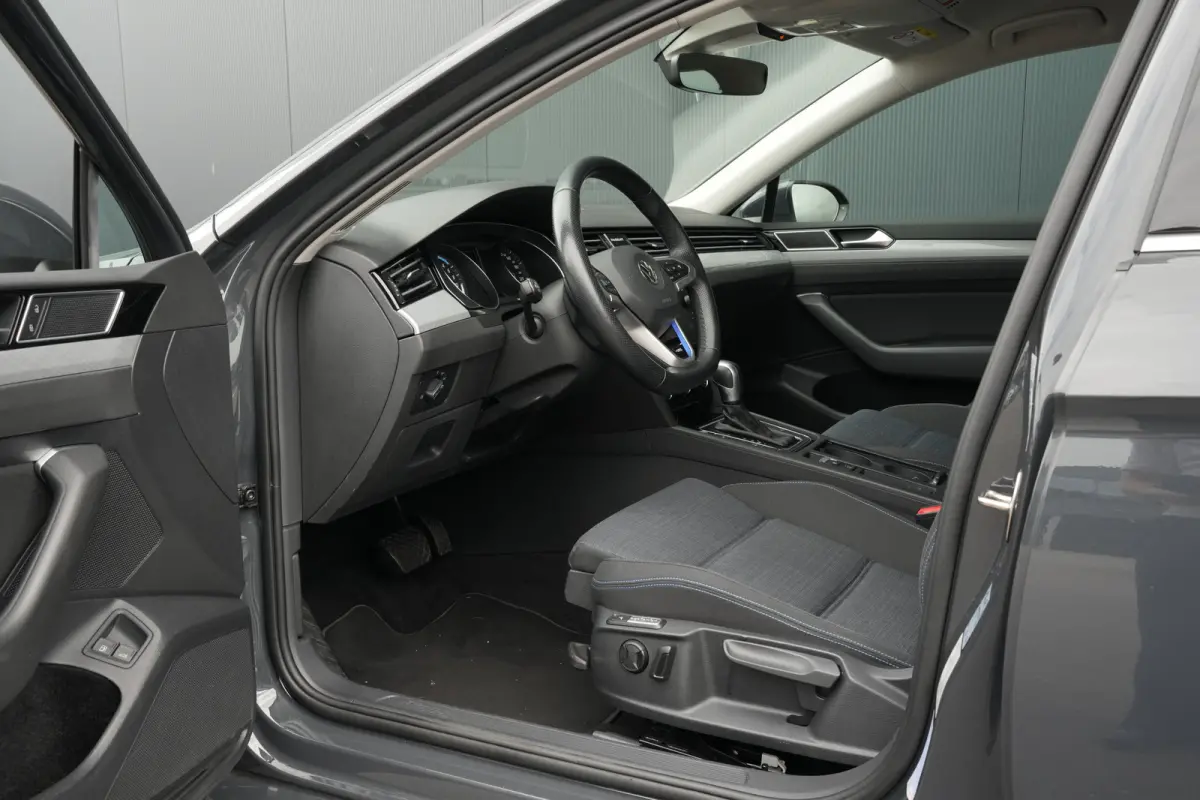 1.4 TSI PHEV GTE Business | Parkeersensoren V+A | Winter Pakket | Camera | Navi |