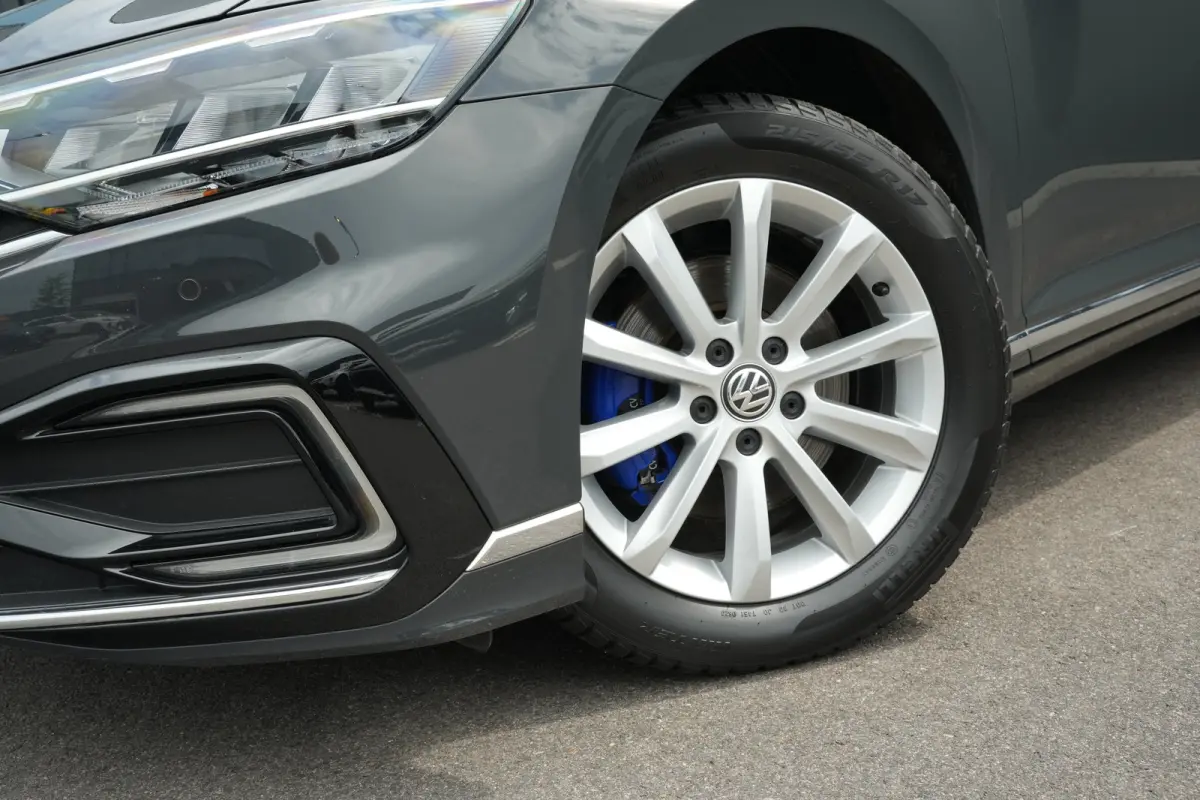1.4 TSI PHEV GTE Business | Parkeersensoren V+A | Winter Pakket | Camera | Navi |