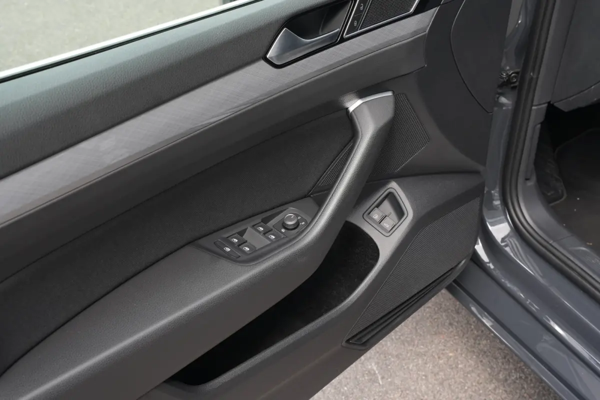 1.4 TSI PHEV GTE Business | Parkeersensoren V+A | Winter Pakket | Camera | Navi |