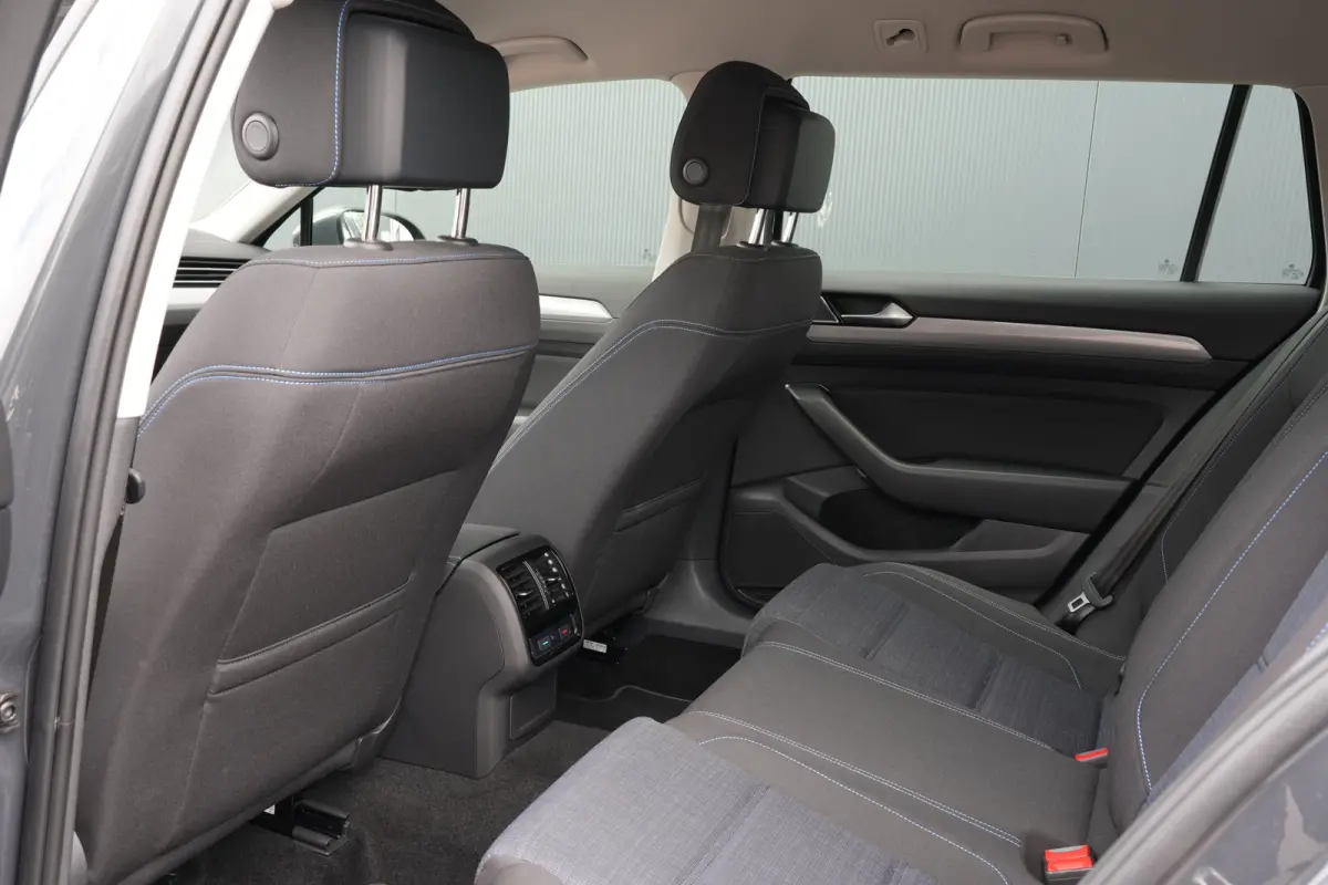 1.4 TSI PHEV GTE Business | Parkeersensoren V+A | Winter Pakket | Camera | Navi |