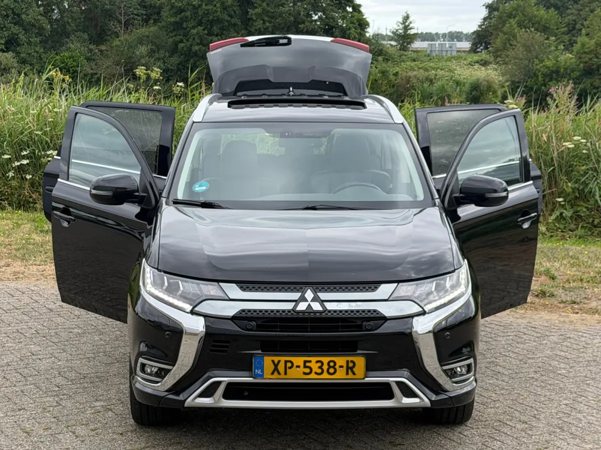 2.4 PHEV Intense Plus - Black Pearl - Schuif/kantel dak - Leder