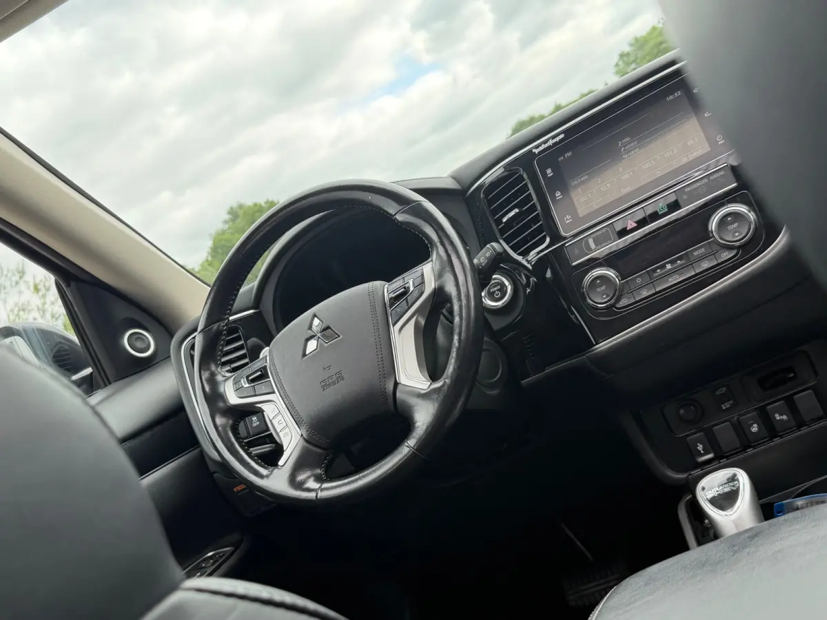 2.4 PHEV Intense Plus - Black Pearl - Schuif/kantel dak - Leder