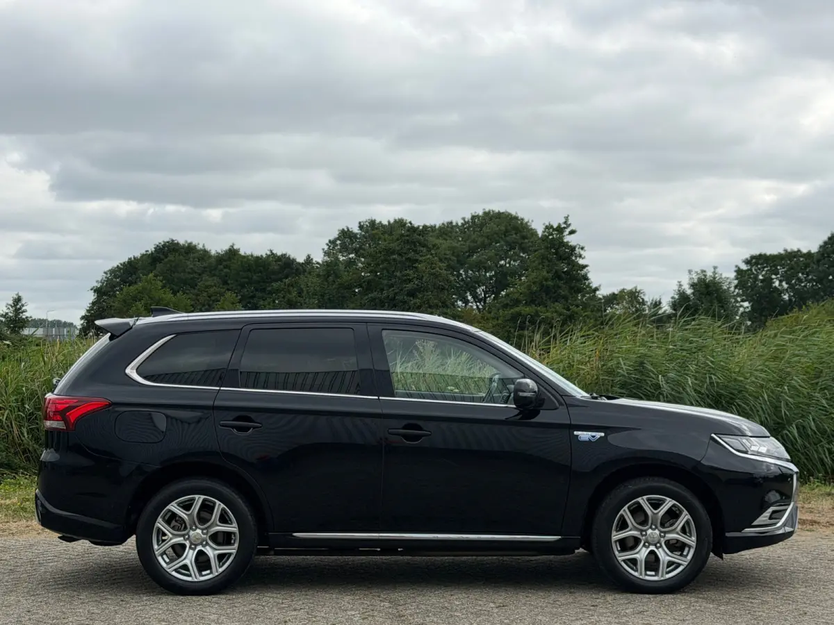 2.4 PHEV Intense Plus - Black Pearl - Schuif/kantel dak - Leder