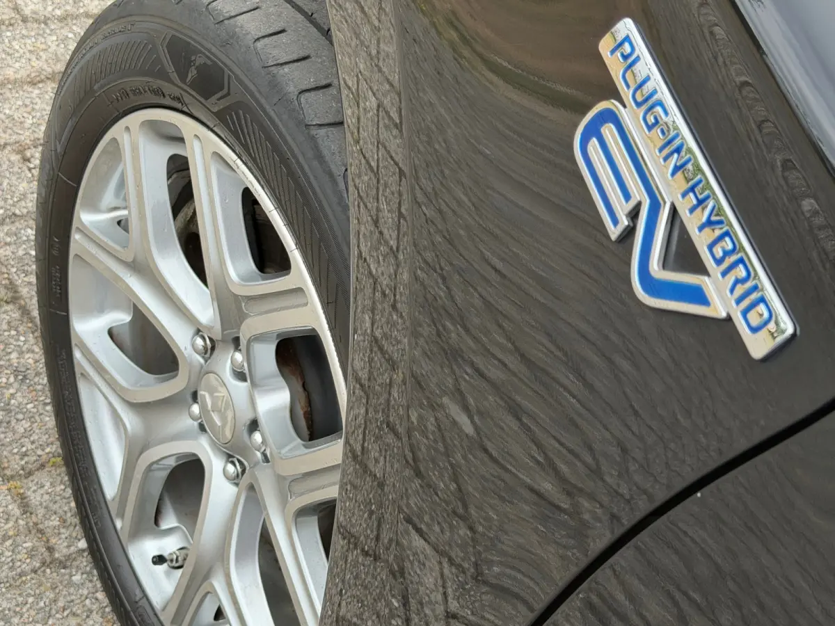 2.4 PHEV Intense Plus - Black Pearl - Schuif/kantel dak - Leder