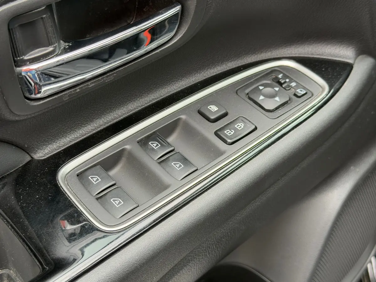 2.4 PHEV Intense Plus - Black Pearl - Schuif/kantel dak - Leder
