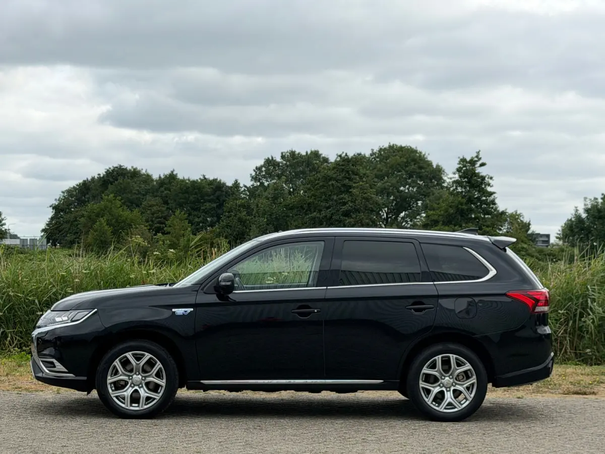2.4 PHEV Intense Plus - Black Pearl - Schuif/kantel dak - Leder