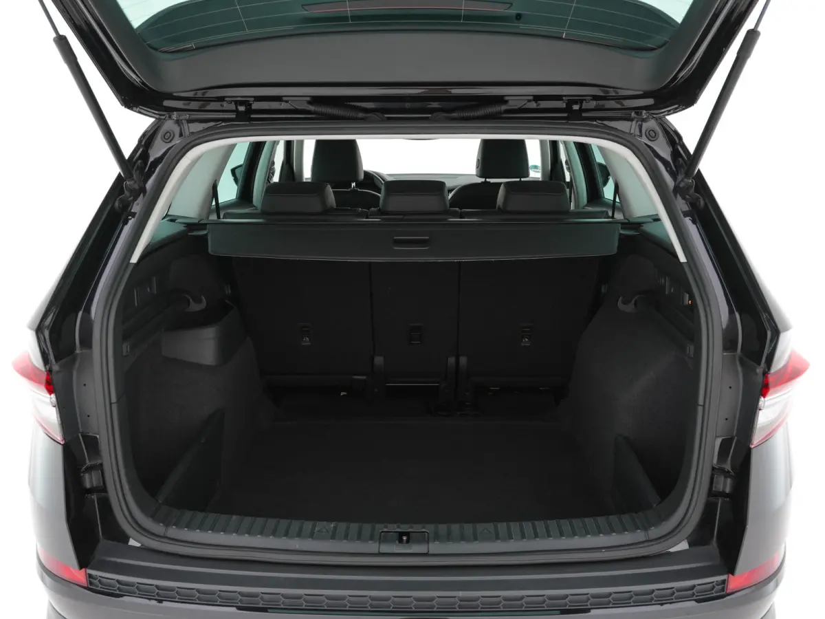 1.5 TSI Business Edition (INCL-BTW) *LEATHER-FABRIC | FULL-LED | DIGI-COCKPIT | CAMERA | KEYLESS | DAB+ | NAVI-FULLMAP | SPORTSEATS | PRIVACY-GLASS | ECC | PDC | TOWBAR | CRUISE | 20''ALU*
