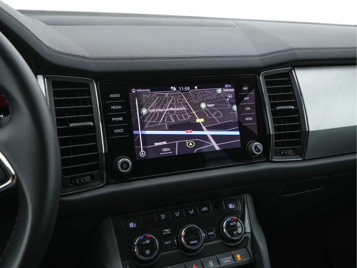 1.5 TSI Business Edition (INCL-BTW) *LEATHER-FABRIC | FULL-LED | DIGI-COCKPIT | CAMERA | KEYLESS | DAB+ | NAVI-FULLMAP | SPORTSEATS | PRIVACY-GLASS | ECC | PDC | TOWBAR | CRUISE | 20''ALU*