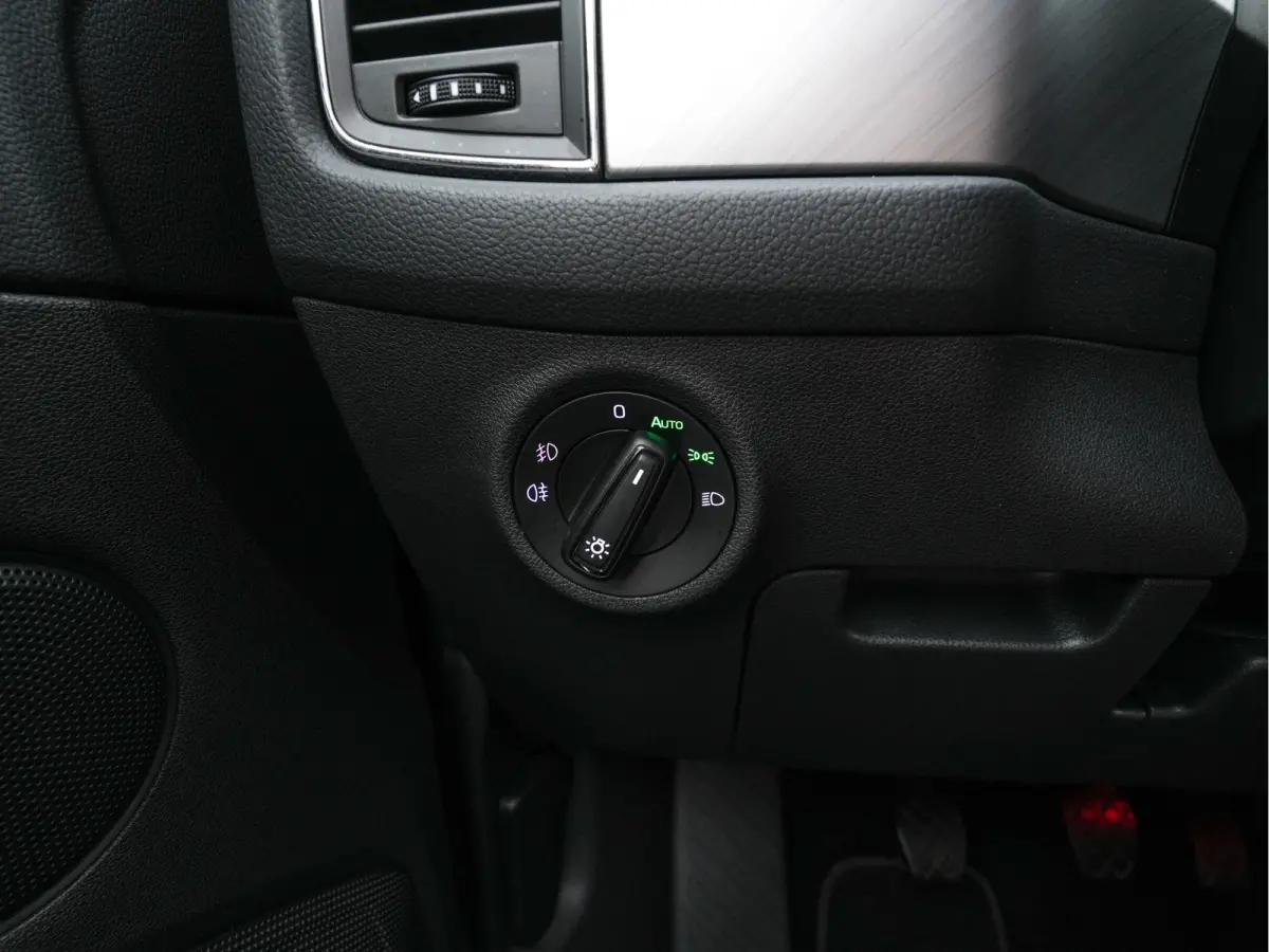 1.5 TSI Business Edition (INCL-BTW) *LEATHER-FABRIC | FULL-LED | DIGI-COCKPIT | CAMERA | KEYLESS | DAB+ | NAVI-FULLMAP | SPORTSEATS | PRIVACY-GLASS | ECC | PDC | TOWBAR | CRUISE | 20''ALU*