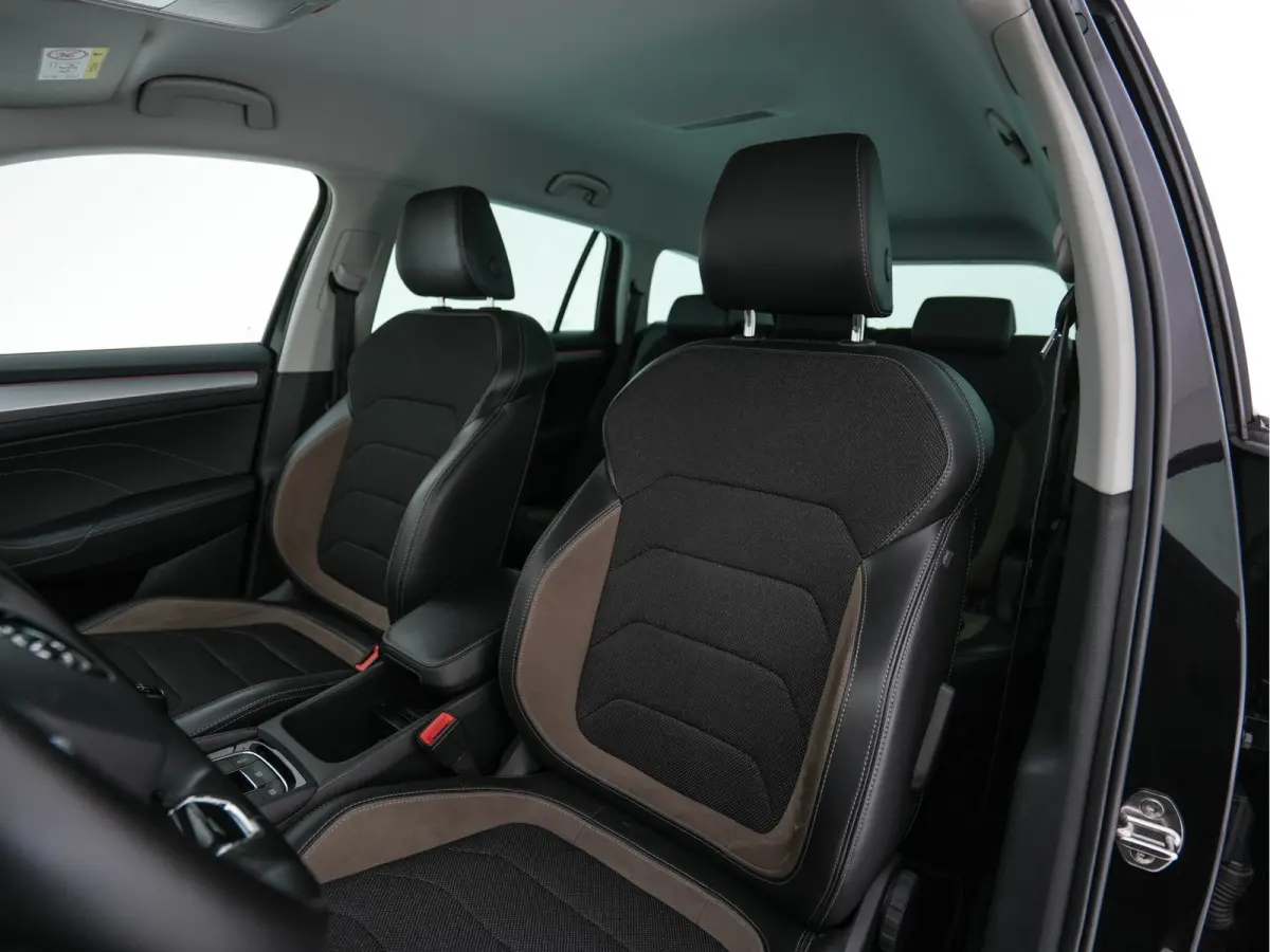 1.5 TSI Business Edition (INCL-BTW) *LEATHER-FABRIC | FULL-LED | DIGI-COCKPIT | CAMERA | KEYLESS | DAB+ | NAVI-FULLMAP | SPORTSEATS | PRIVACY-GLASS | ECC | PDC | TOWBAR | CRUISE | 20''ALU*