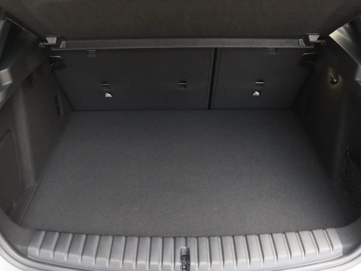 5-deurs 120 | M Sportpakket Pro | Panodak | Individual Lak | Elektr. Stoelen | Harman Kardon | Driving Assistant Plus | M Sportstoelen | Comfort Access | 19'' LMV