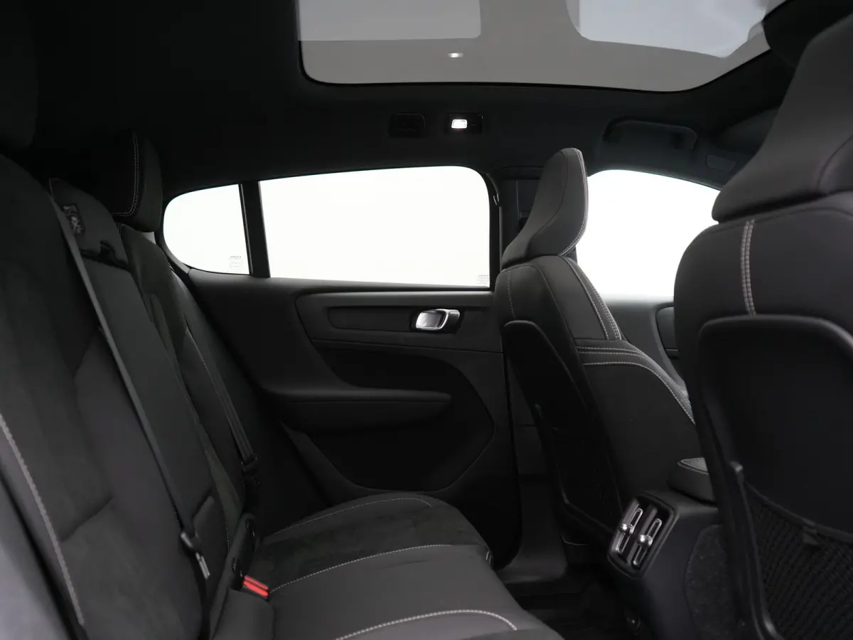 Recharge Twin Plus 78 kWh 408pk Dealer O.H. | Panodak | Adaptive Cruise | Camera | Alcantara Sportstoelen Verwarmd | Google Assistent | Keyless | Blis | Stuur Verwarmd | Warmtepomp | Apple C