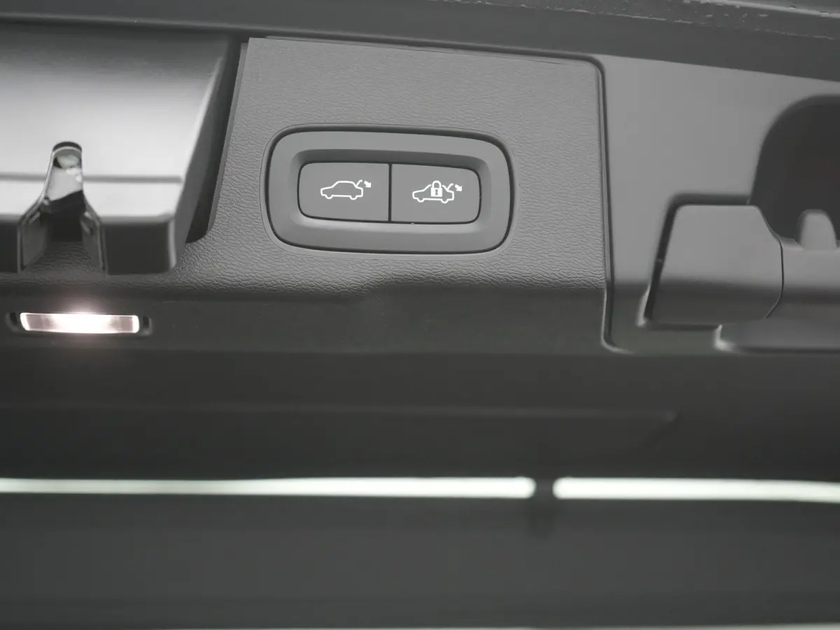T6 AWD Inscription LONG RANGE PHEV 350pk Dealer O.H. | Panodak | Camera | Sportstoelen & Stuur Verwarmd | Google Assistent | Keyless | Apple Carplay | Virtual | Cruise Control | DAB | Plug I