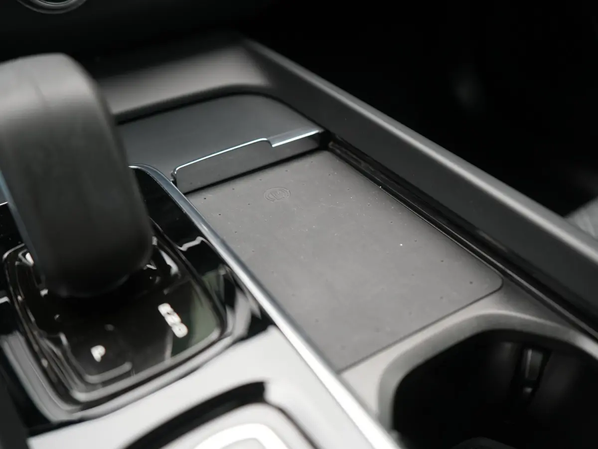 T6 AWD Inscription LONG RANGE PHEV 350pk Dealer O.H. | Panodak | Camera | Sportstoelen & Stuur Verwarmd | Google Assistent | Keyless | Apple Carplay | Virtual | Cruise Control | DAB | Plug I