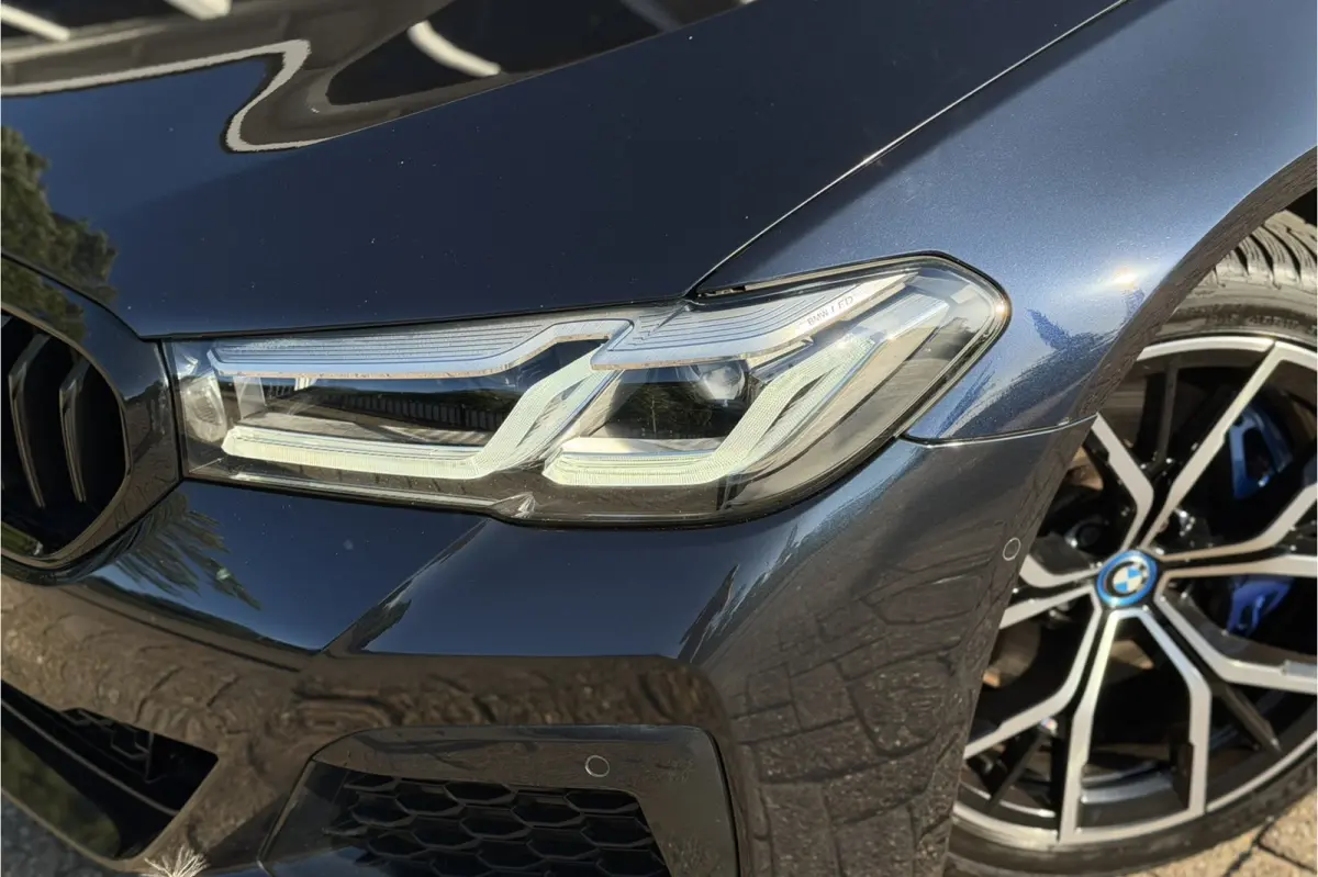 530e xDrive M-Sport | Panodak | Trekhaak | Comfort Leder | Comfort Access | Memory