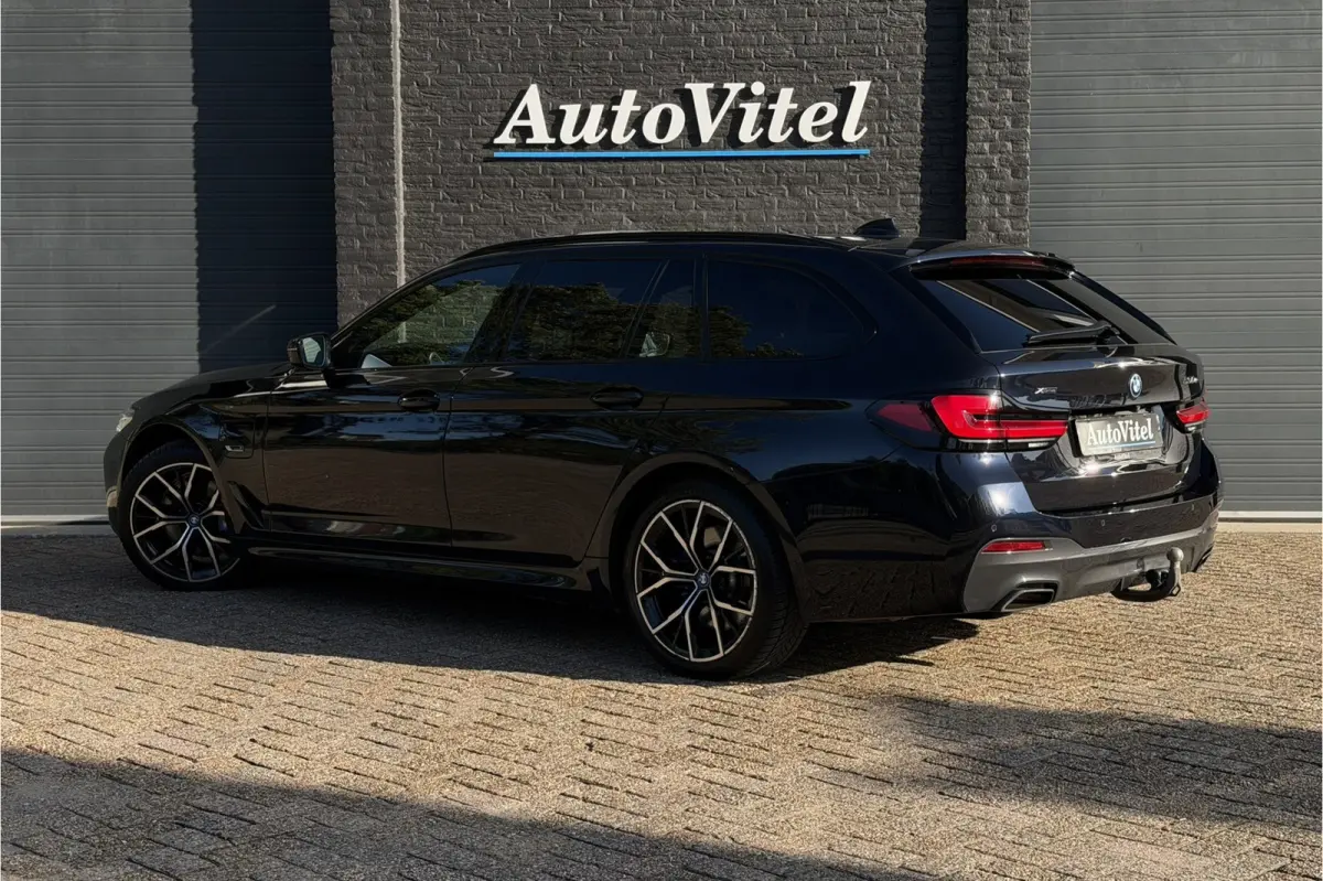 530e xDrive M-Sport | Panodak | Trekhaak | Comfort Leder | Comfort Access | Memory