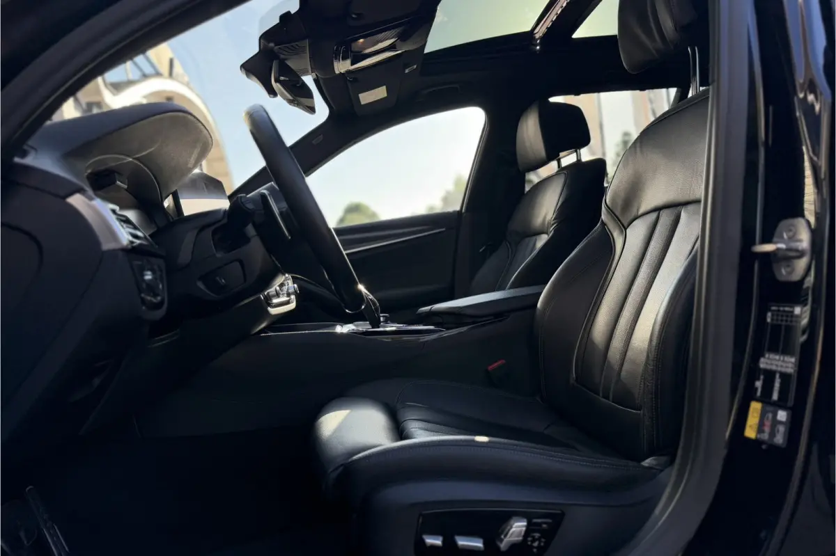 530e xDrive M-Sport | Panodak | Trekhaak | Comfort Leder | Comfort Access | Memory