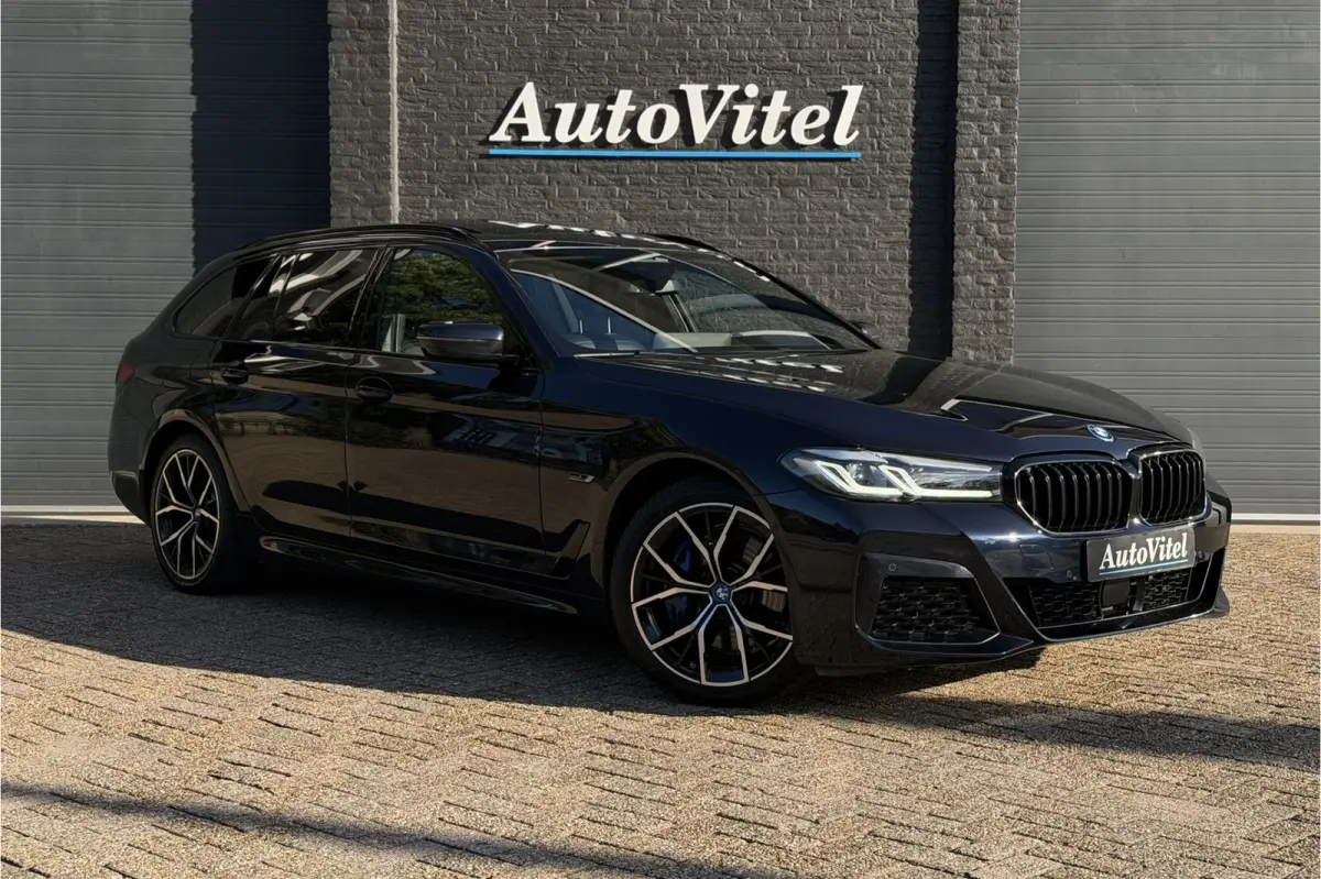 530e xDrive M-Sport | Panodak | Trekhaak | Comfort Leder | Comfort Access | Memory