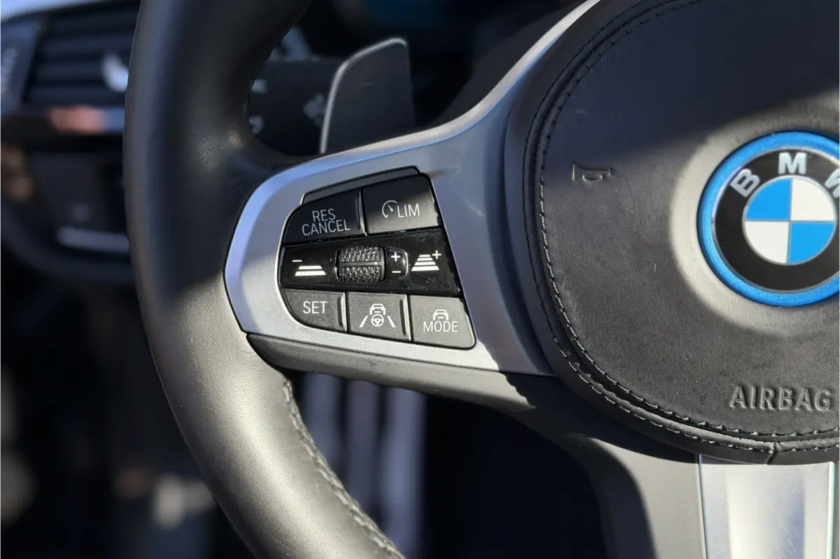 530e xDrive M-Sport | Panodak | Trekhaak | Comfort Leder | Comfort Access | Memory
