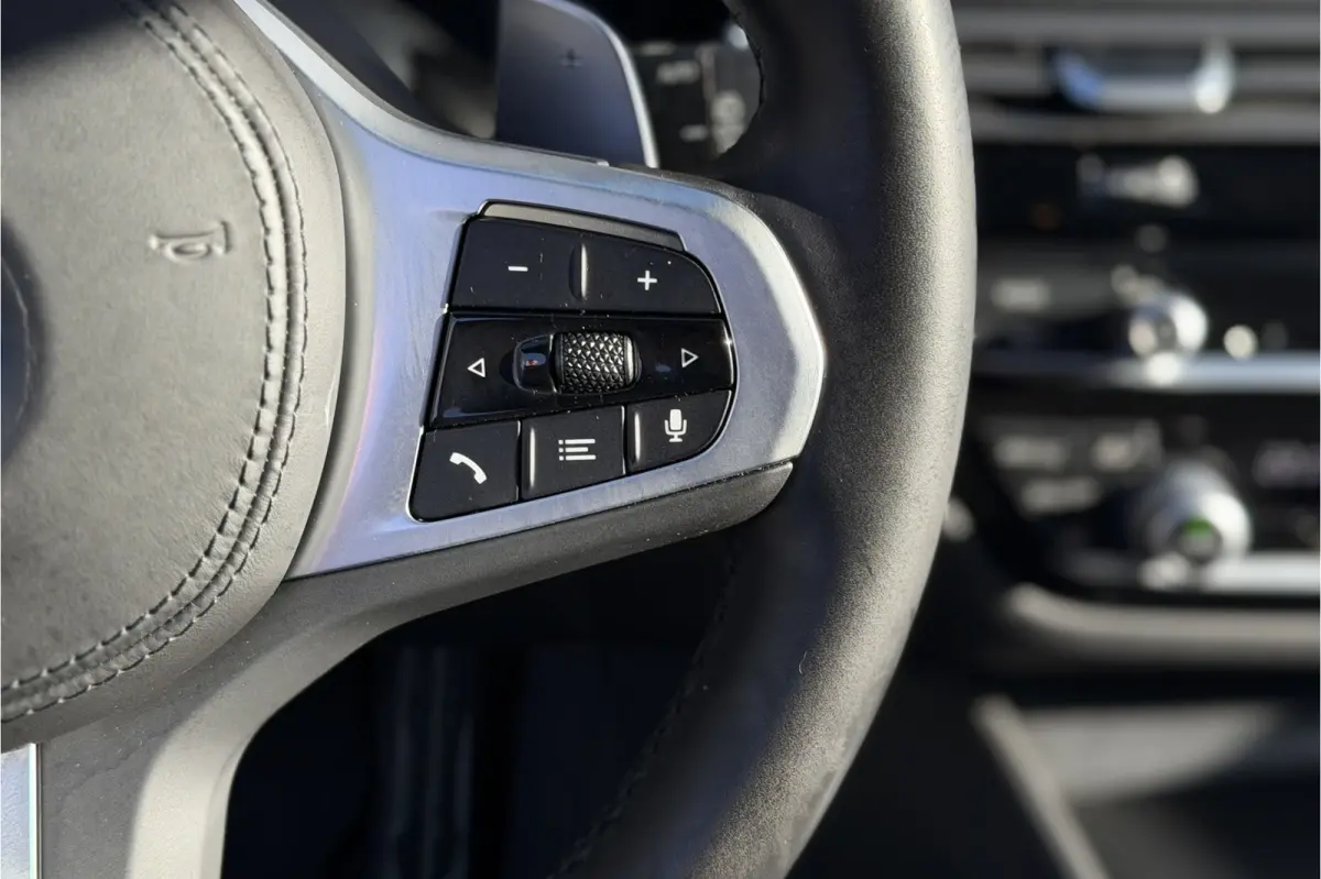 530e xDrive M-Sport | Panodak | Trekhaak | Comfort Leder | Comfort Access | Memory