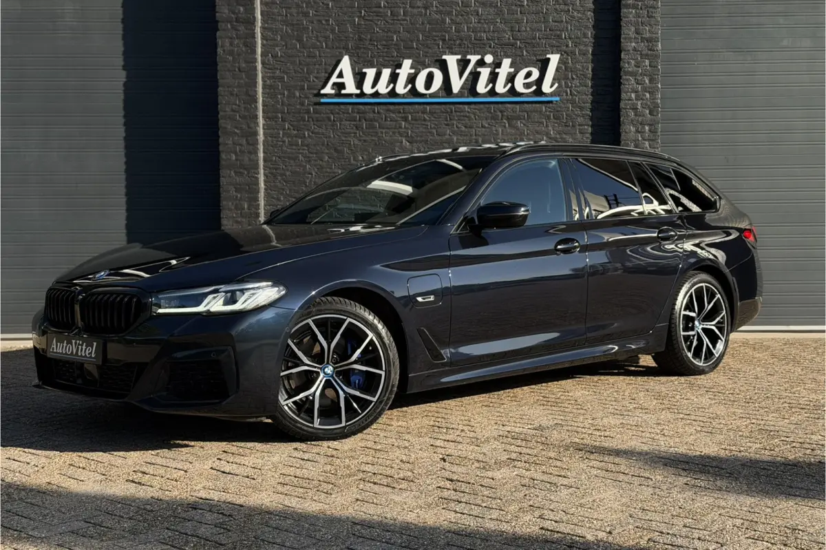 530e xDrive M-Sport | Panodak | Trekhaak | Comfort Leder | Comfort Access | Memory