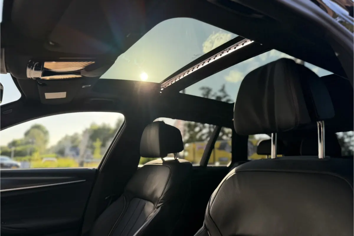 530e xDrive M-Sport | Panodak | Trekhaak | Comfort Leder | Comfort Access | Memory
